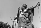 Negative 53197.7: Harlem Cultural Festival in Mount Morris Park (now Marcus Garvey Park) on July 21, 1968.  Photo: Daniel McPartlin
